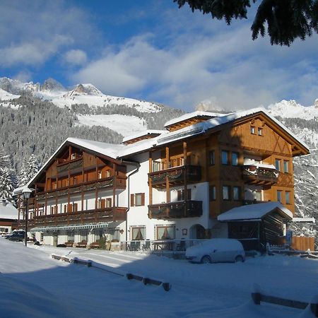 Hotel Gran Mugon Vigo di Fassa Exteriör bild